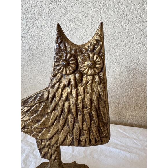 Mid Century Horned Owl Sculpture Modernist Figurine Gold Metal Statue Art MCM - Picture 9 of 9